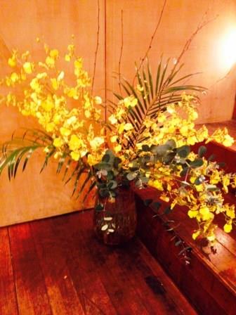 今週のお花　オンシジュームとフリージア　