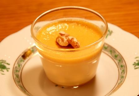 イースト店の季節限定品「和三盆プリン」です！