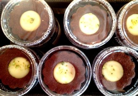 HAPPY WEDNESDAY!!本日はピーカンボールとチョコサンドです