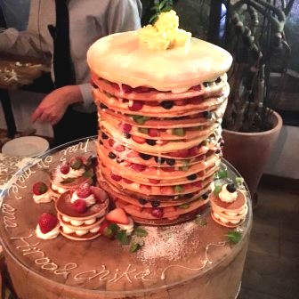 パンケーキのウェディングケーキ